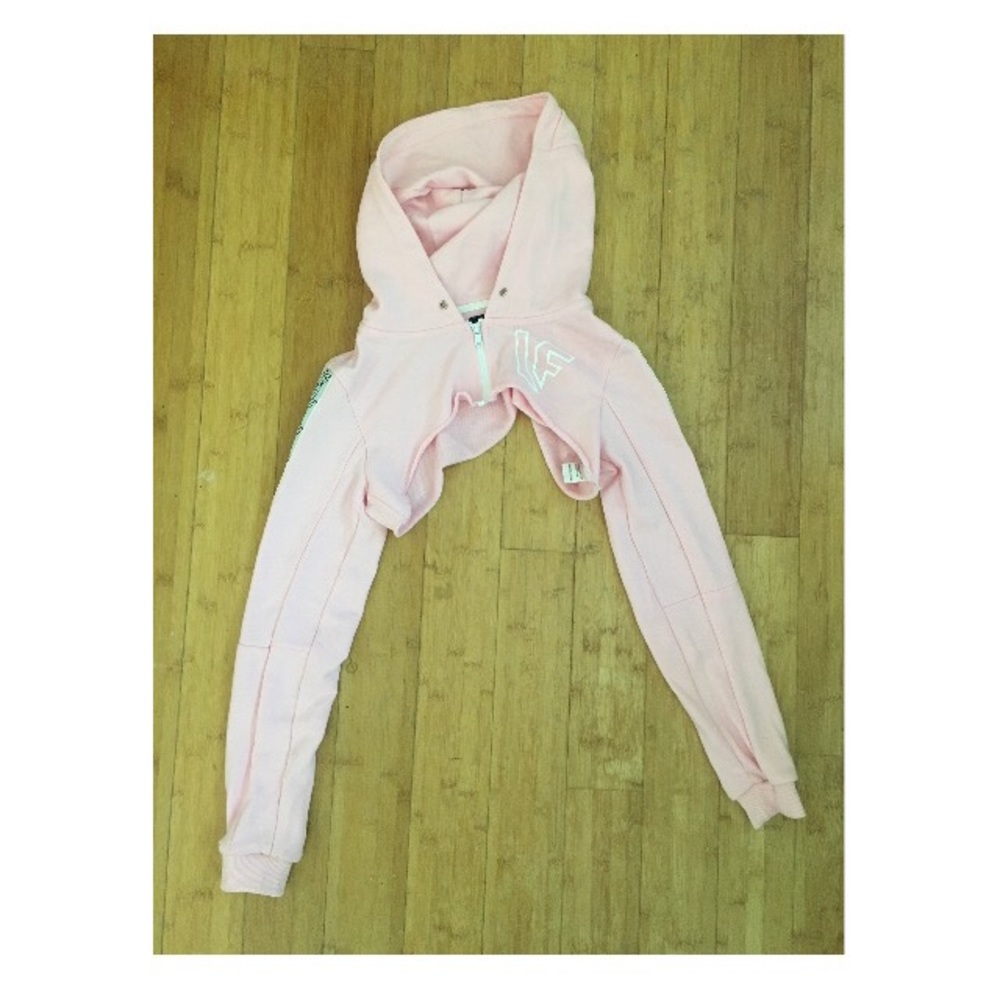 LF Cropped Hoodie